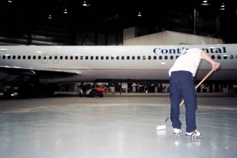 Seamless resinous floor in an aviation and transportation facility